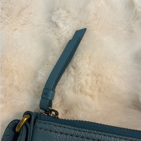 Fossil Crossbody - Picture 7 of 8